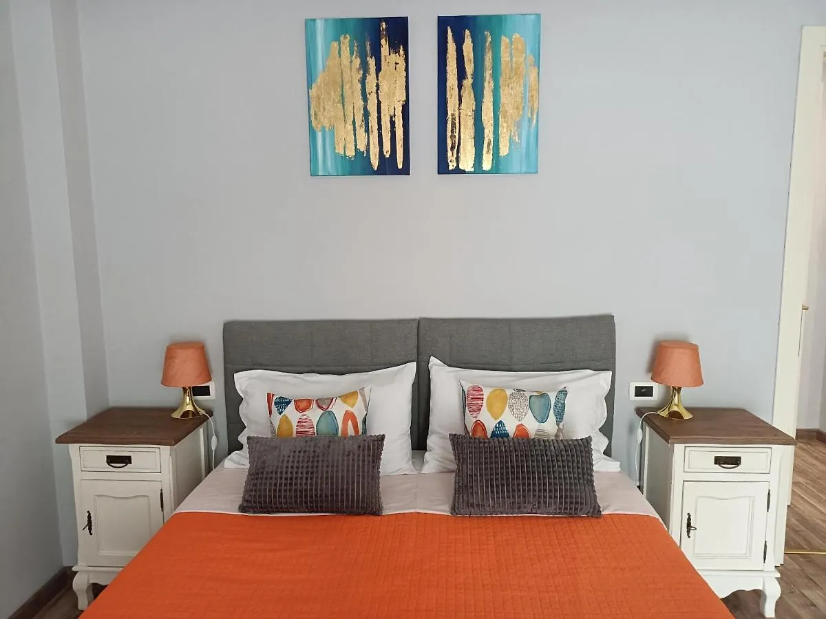 Deco & Retro Apartment La Spezia Italy